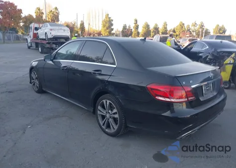 2015 Mercedes-Benz E 350 z USA, uszkodzony, nr VIN WDDHF5KB3FB111707